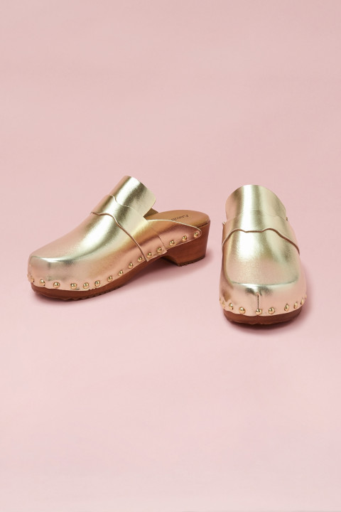 Gold 2025 clogs metallic